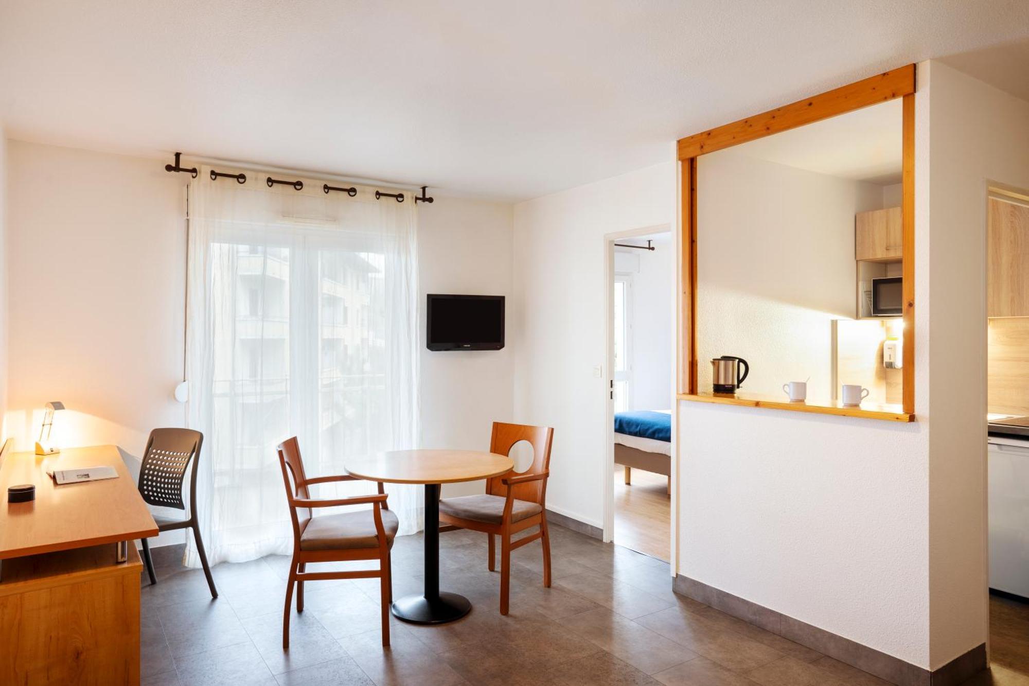 Sejours & Affaires Annecy Le Pont Neuf Aparthotel Cran-Gevrier Ngoại thất bức ảnh