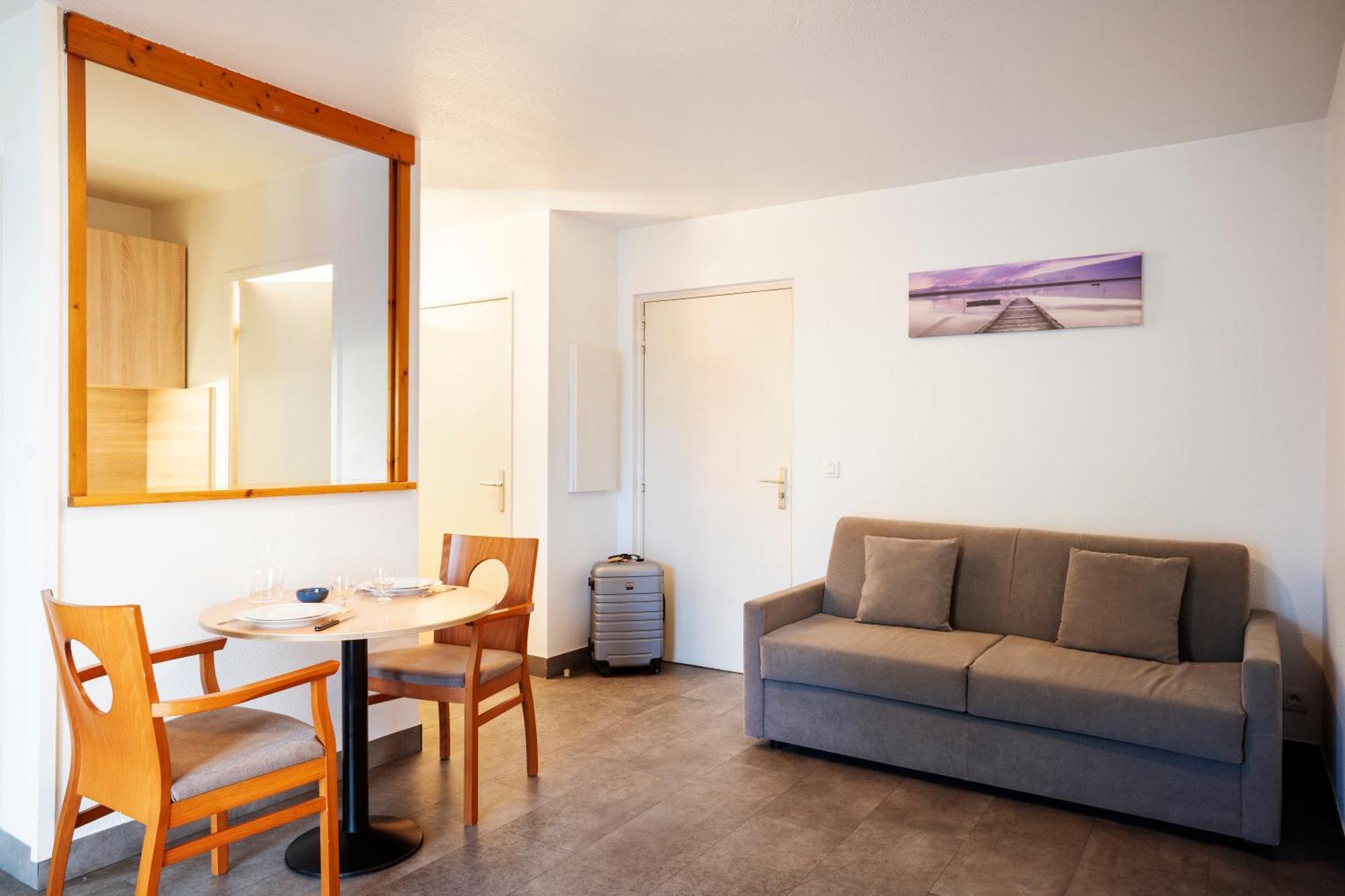 Sejours & Affaires Annecy Le Pont Neuf Aparthotel Cran-Gevrier Ngoại thất bức ảnh