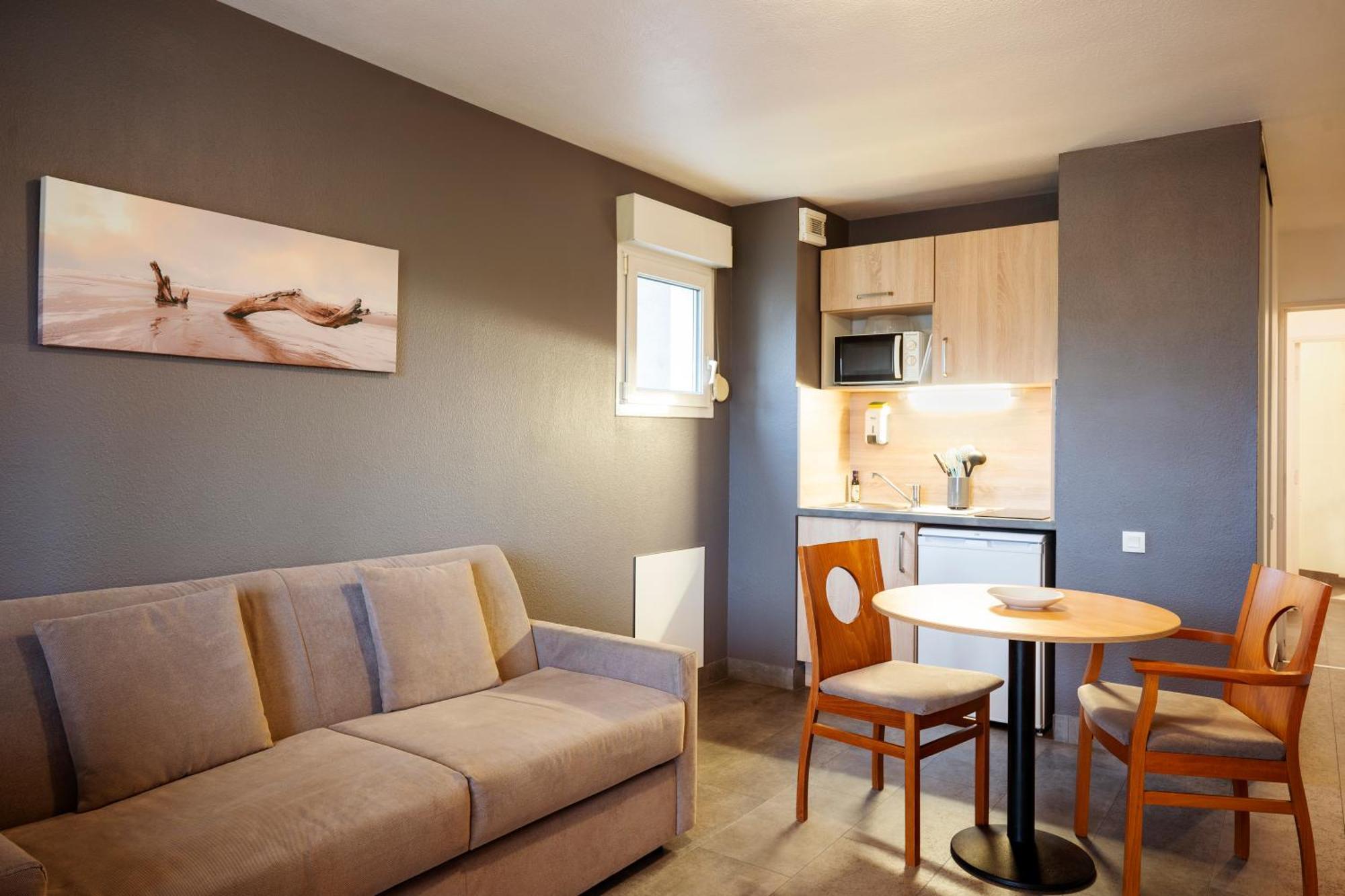 Sejours & Affaires Annecy Le Pont Neuf Aparthotel Cran-Gevrier Ngoại thất bức ảnh