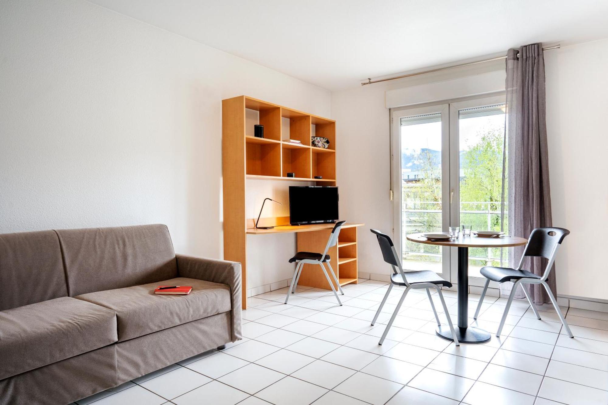Sejours & Affaires Annecy Le Pont Neuf Aparthotel Cran-Gevrier Ngoại thất bức ảnh
