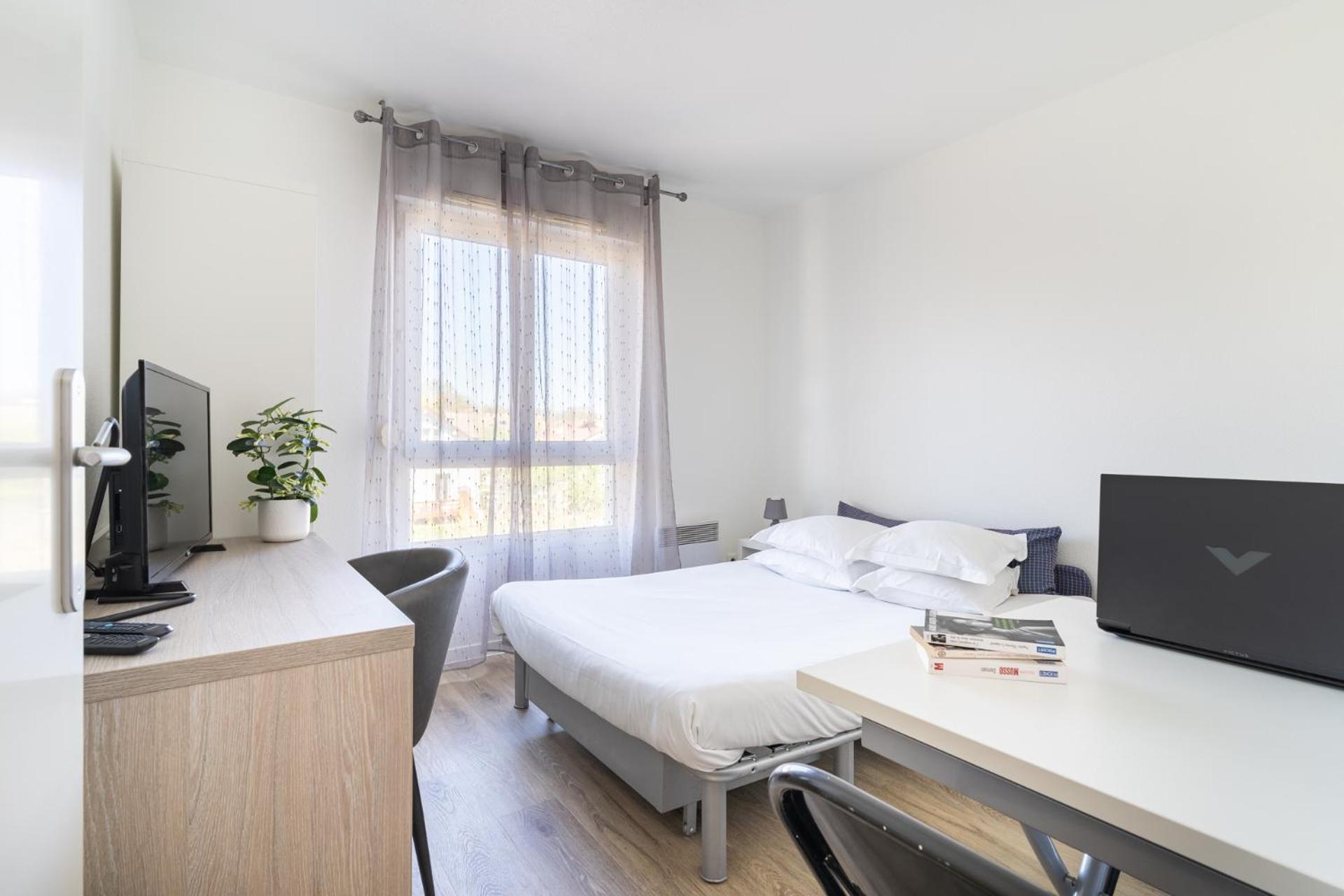 Sejours & Affaires Annecy Le Pont Neuf Aparthotel Cran-Gevrier Ngoại thất bức ảnh