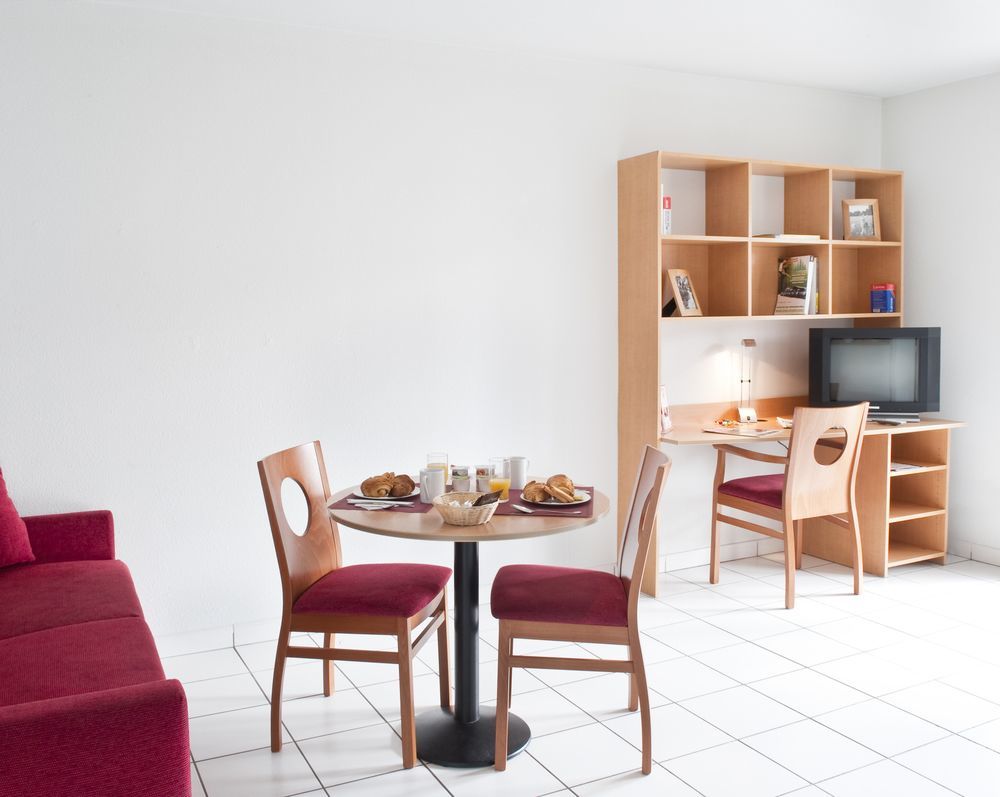 Sejours & Affaires Annecy Le Pont Neuf Aparthotel Cran-Gevrier Ngoại thất bức ảnh