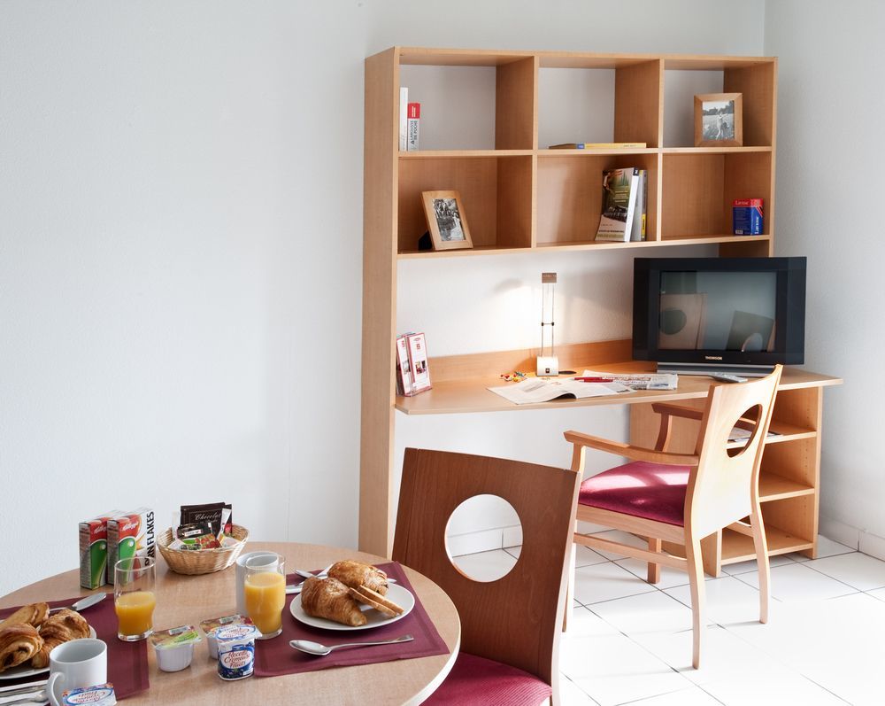 Sejours & Affaires Annecy Le Pont Neuf Aparthotel Cran-Gevrier Ngoại thất bức ảnh