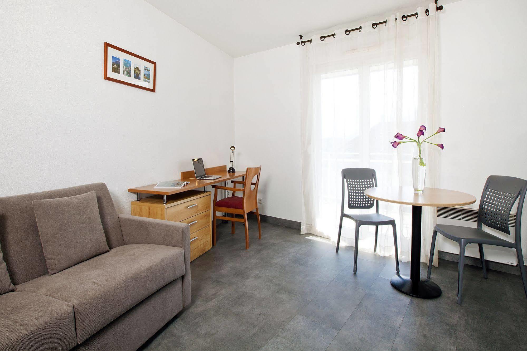 Sejours & Affaires Annecy Le Pont Neuf Aparthotel Cran-Gevrier Ngoại thất bức ảnh
